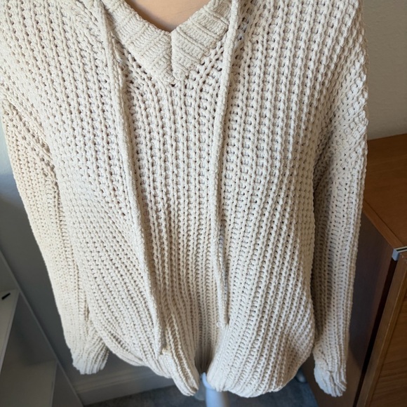 POL Cream V-Neck Knit Hoodie Sweater – Size L - Picture 4 of 10